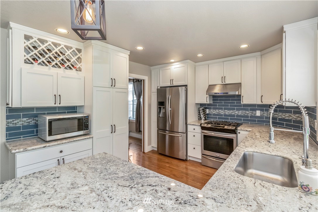 12613 38th Avenue Southeast Everett, WA 98208 - Photo 10 of 36