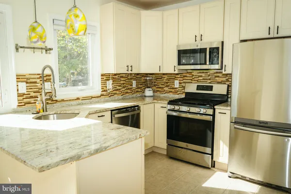 $3,600 | 636 Kenyon Street Northwest, Washington, DC 20010