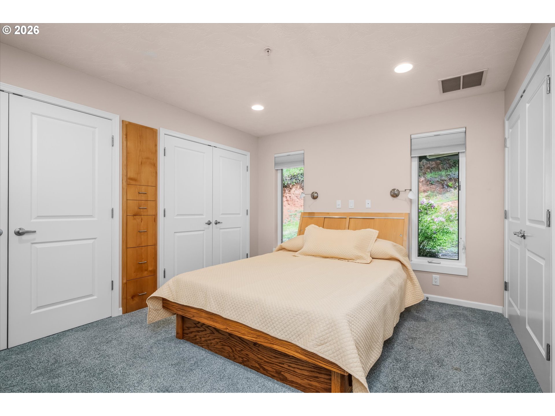 45947 North Gate Creek Road Vida, OR 97488 - Photo 31 of 48 Bedroom, Owner's Suite