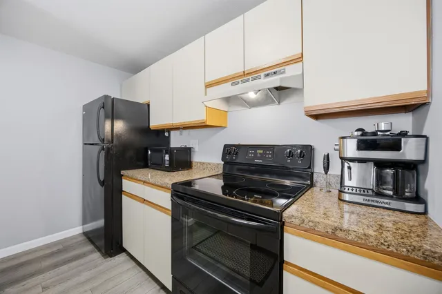 $179,900 | 131 Lake Street, Unit 204, Gilford, NH 03246