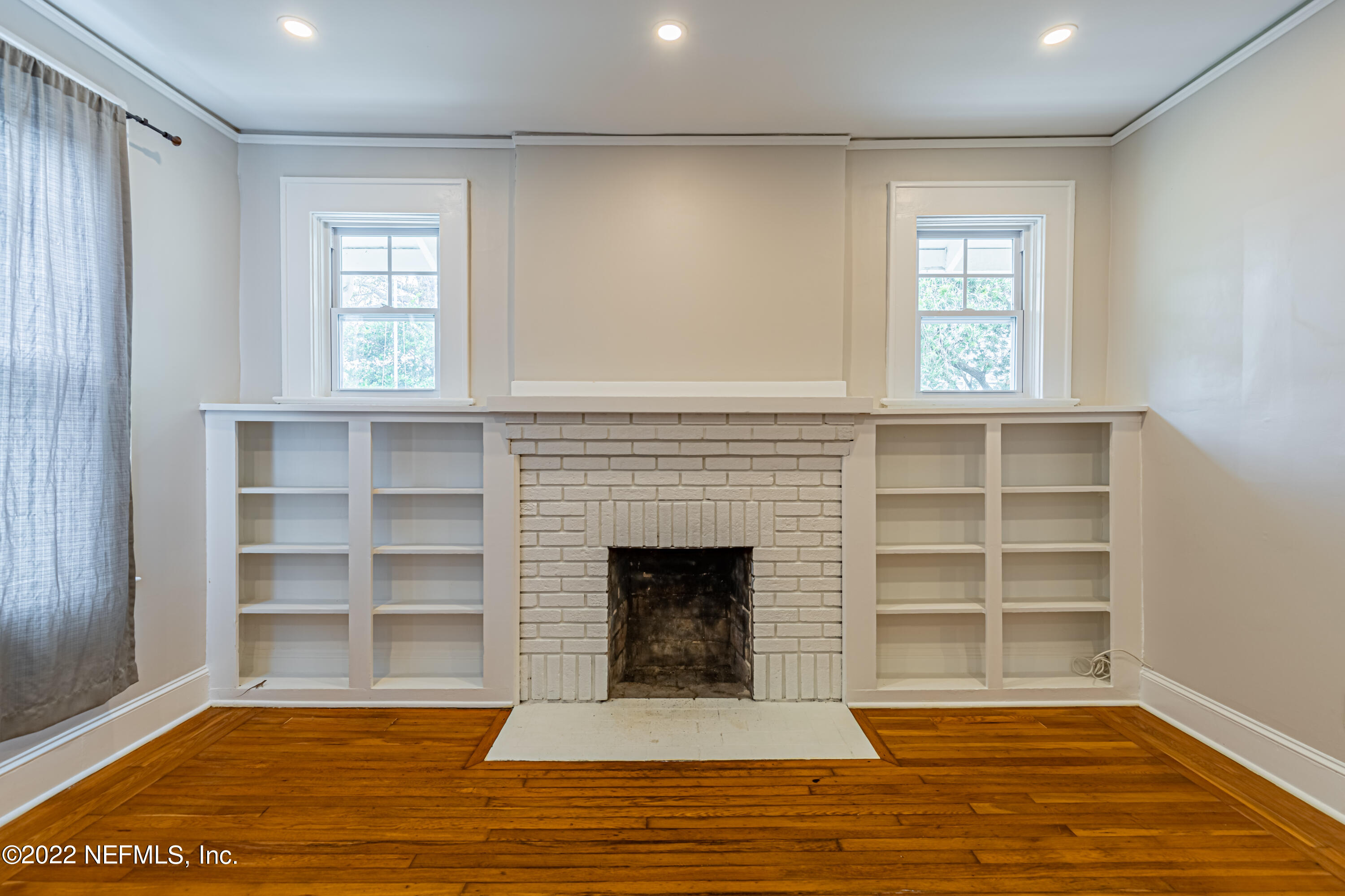 2657 Post Street Jacksonville, FL 32204 - Photo 10 of 35 FIREPLACE (UNIT 1)