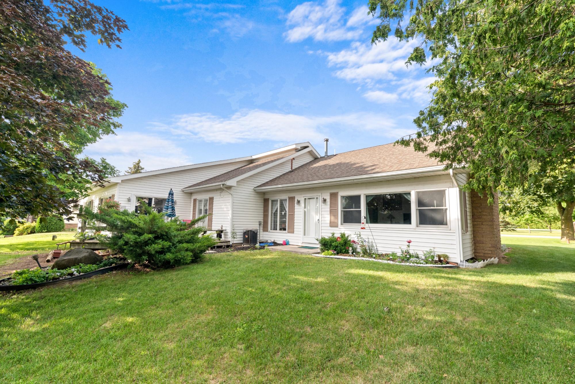 186 Riverside Drive Cheboygan, MI 49721 - Photo 1 of 23 Gallery Image 1