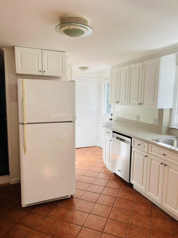 71 Elinor Road Newton, MA 02461 - Photo 9 of 24