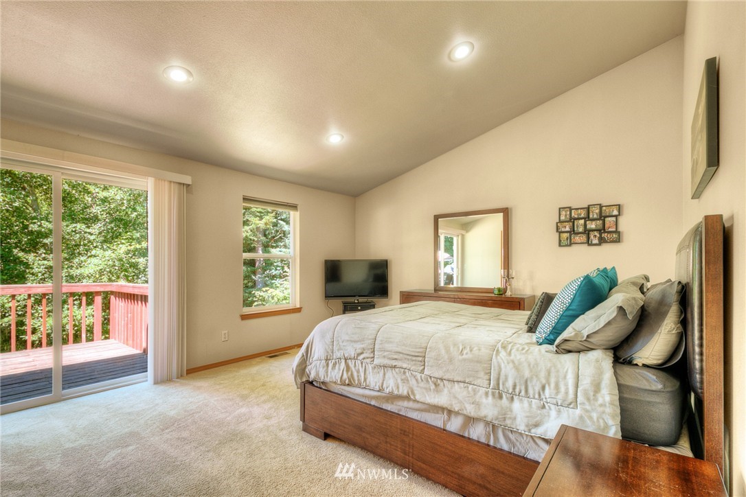 10721 Case Road Southwest Olympia, WA 98512 - Photo 10 of 22 Gallery Image 10