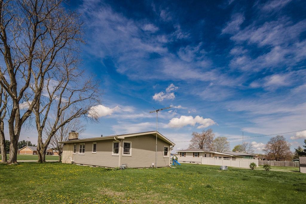 311 North Westmor Street Spring Green, WI 53588 - Photo 7 of 40