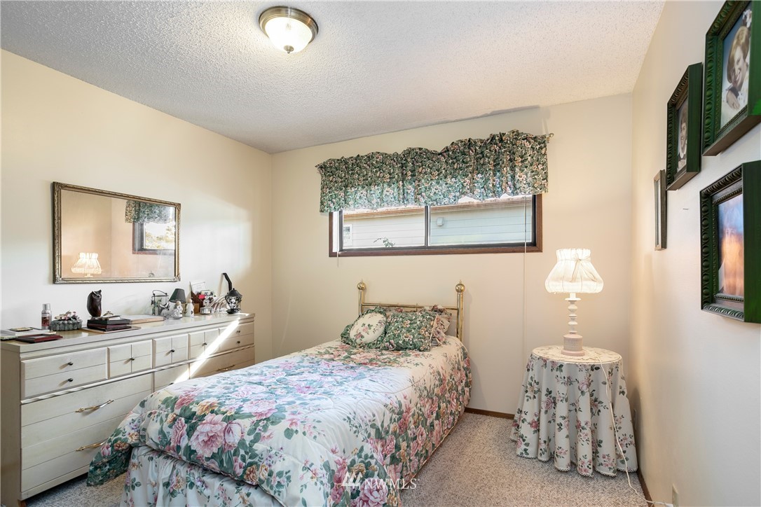 2213 Carpenter Road Southeast Lacey, WA 98503 - Photo 12 of 25 Gallery Image 12