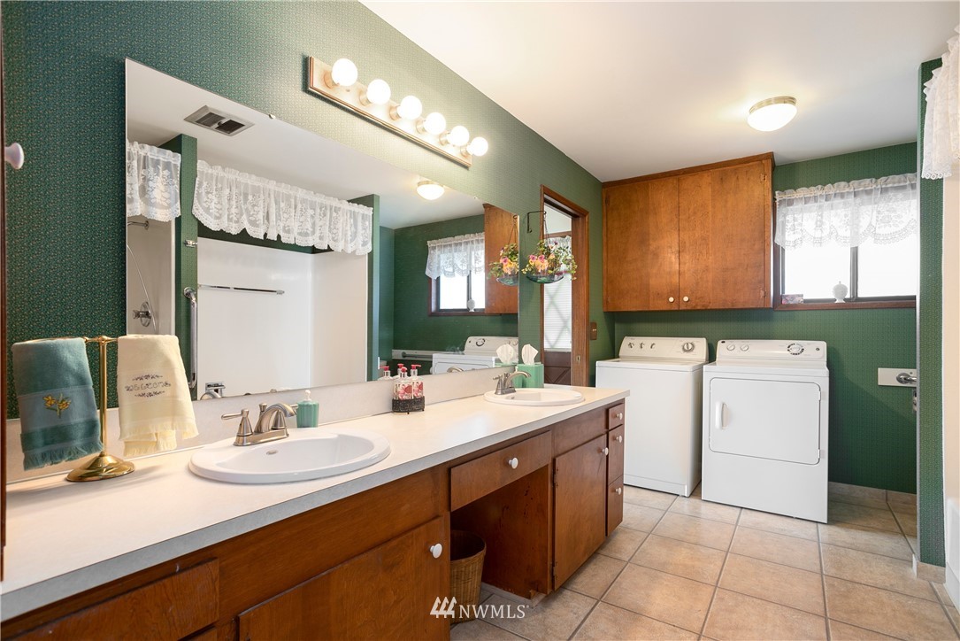 2213 Carpenter Road Southeast Lacey, WA 98503 - Photo 13 of 25 Gallery Image 13