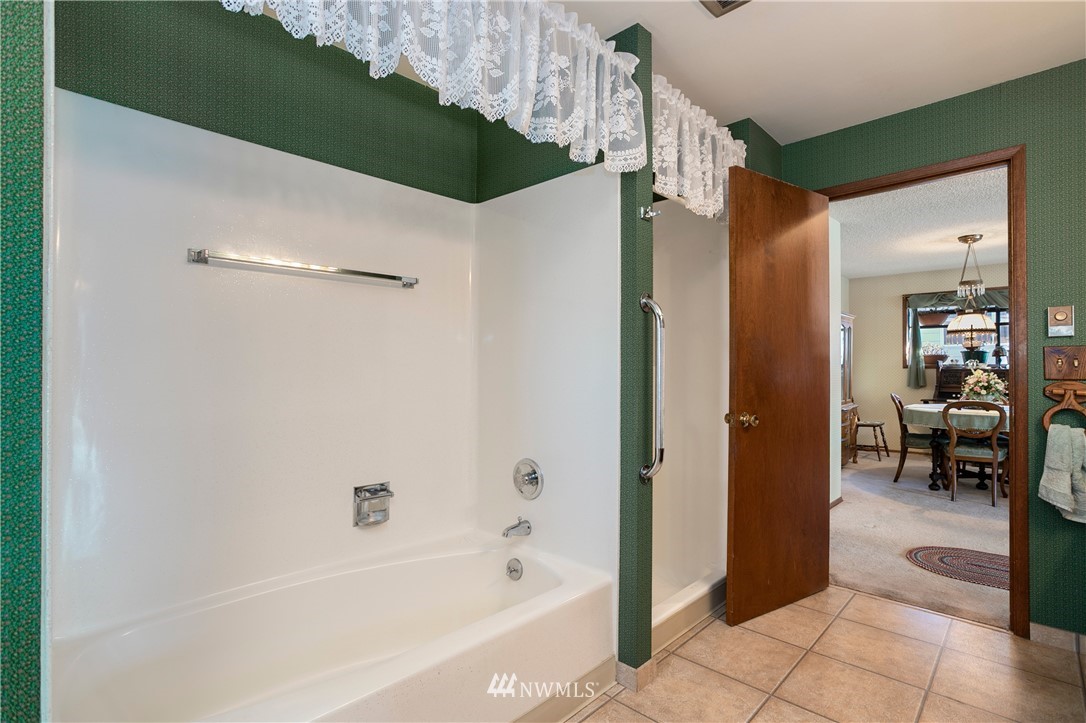 2213 Carpenter Road Southeast Lacey, WA 98503 - Photo 14 of 25 Gallery Image 14