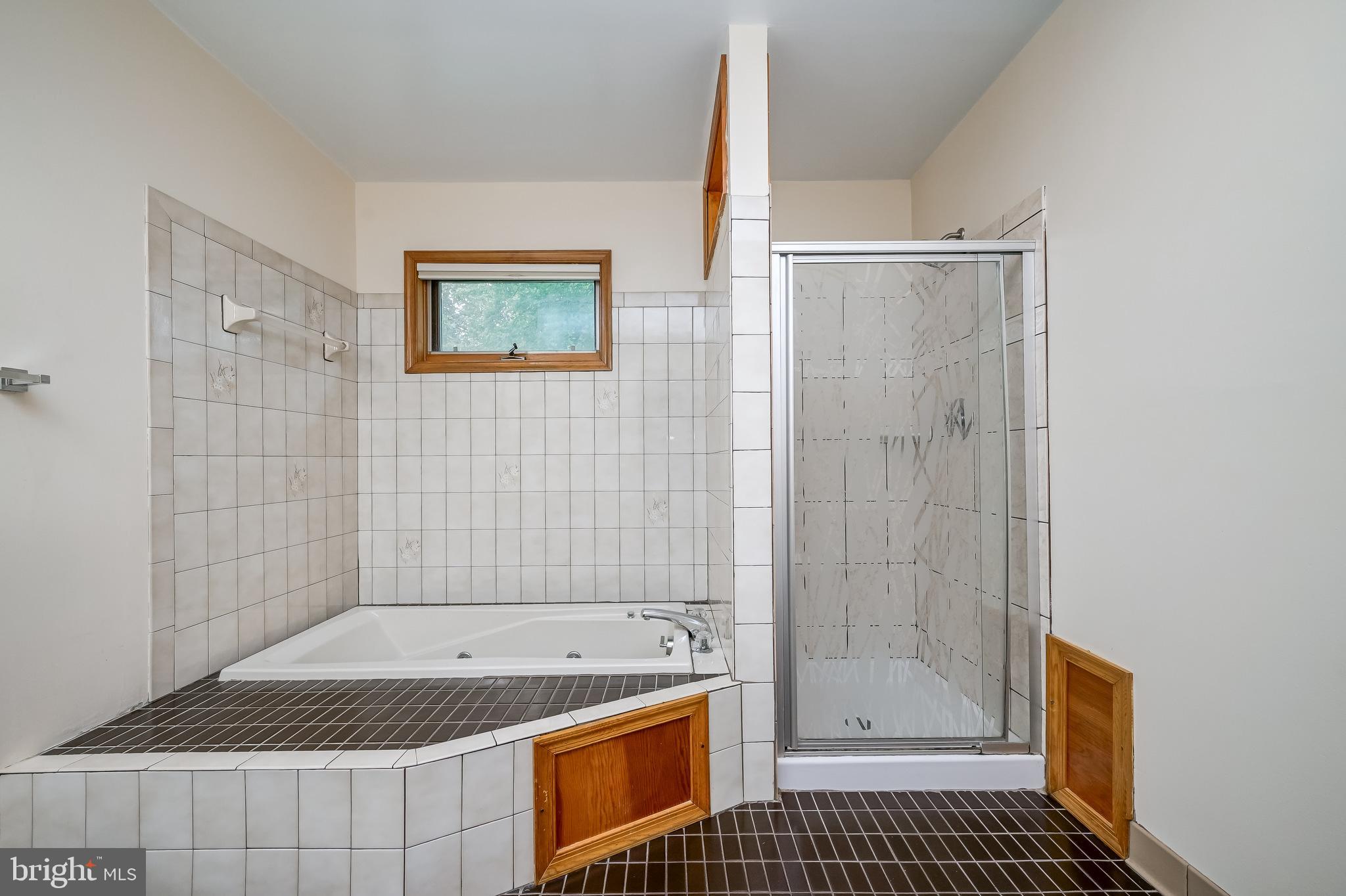 15312 Turkey Foot Road Darnestown, MD 20878 - Photo 41 of 87 Master Bathroom