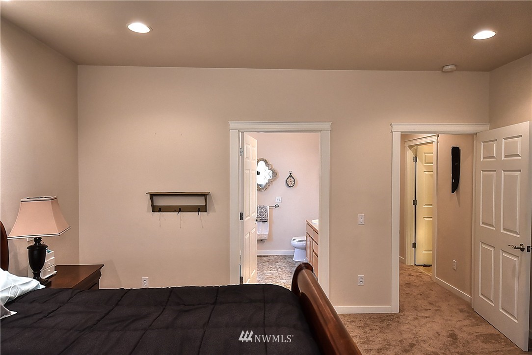 3937 Ruston Way Bellingham, WA 98226 - Photo 18 of 25 Gallery Image 18