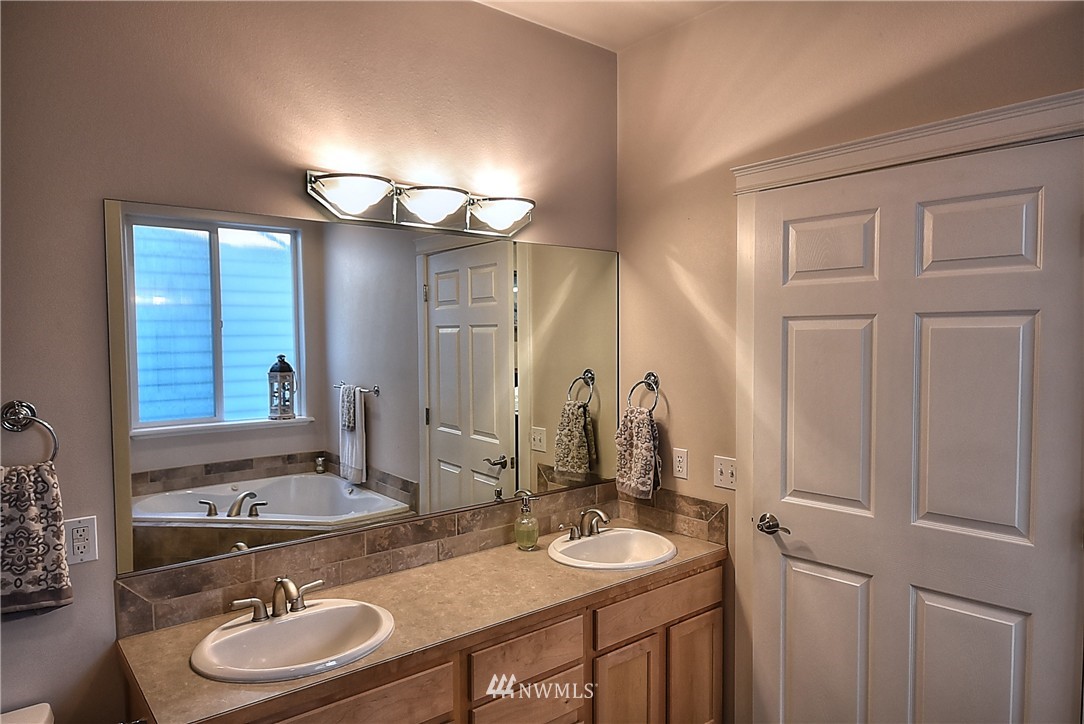 3937 Ruston Way Bellingham, WA 98226 - Photo 21 of 25 Gallery Image 21