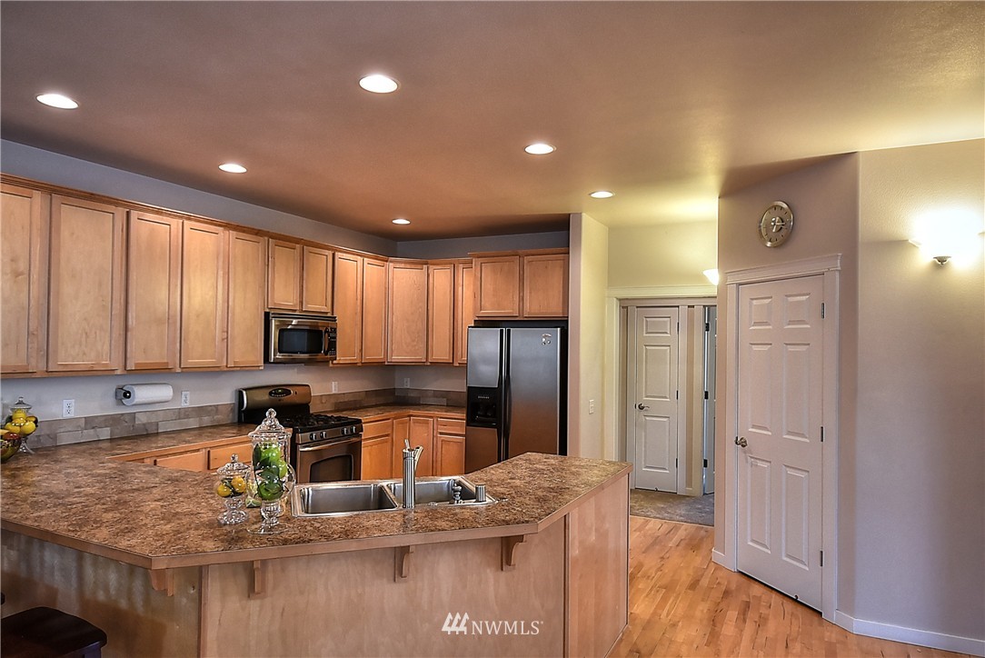 3937 Ruston Way Bellingham, WA 98226 - Photo 8 of 25 Gallery Image 8