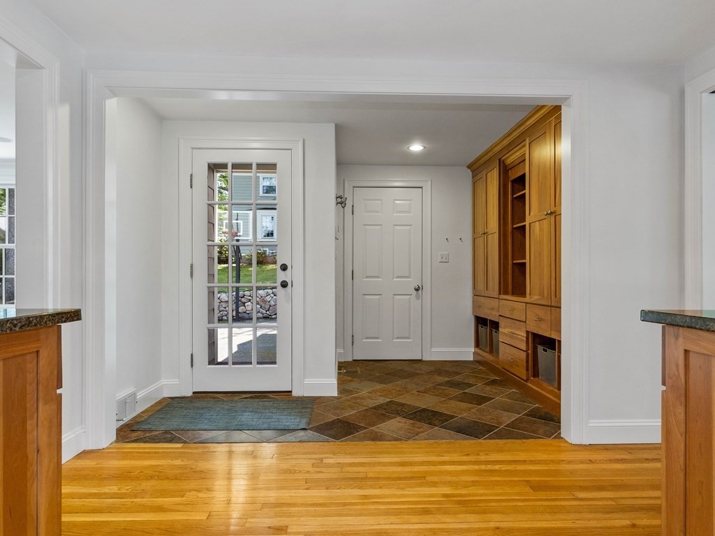 39 Radcliffe Road Wellesley, MA 02482 - Photo 11 of 18