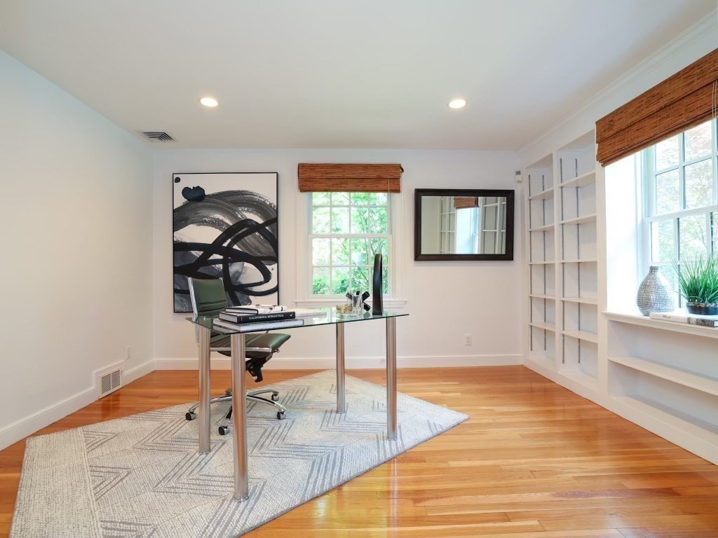 39 Radcliffe Road Wellesley, MA 02482 - Photo 10 of 18