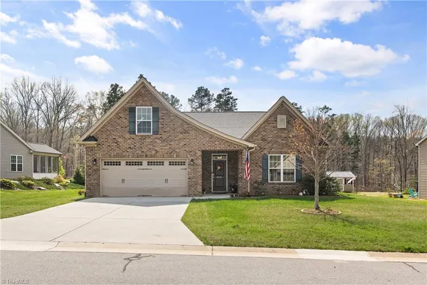 $475,000 | 2526 Redwood Hill Court, Kernersville, NC 27284