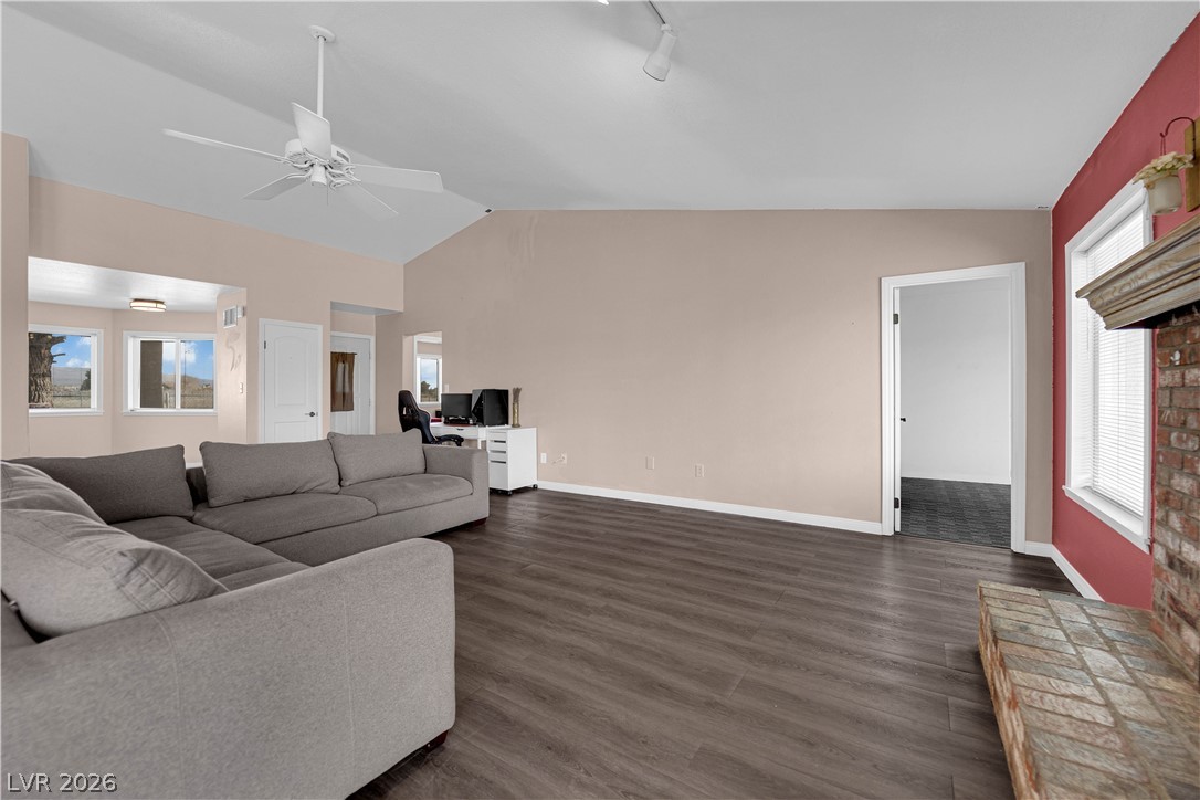 3440 Prairie Avenue Pahrump, NV 89048 - Photo 10 of 59