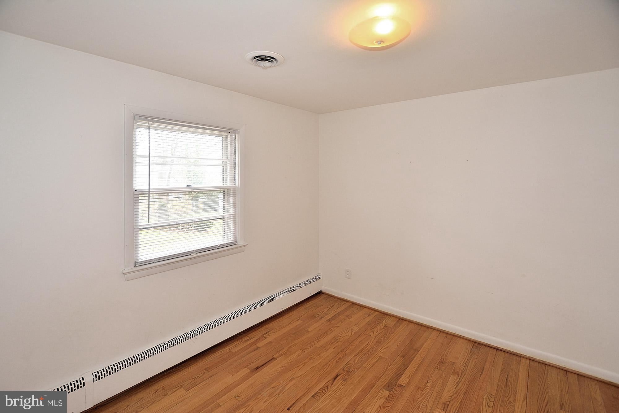 6149 Loch Raven Drive McLean, VA 22101 - Photo 14 of 29 3rd Bedroom w/Hdwds