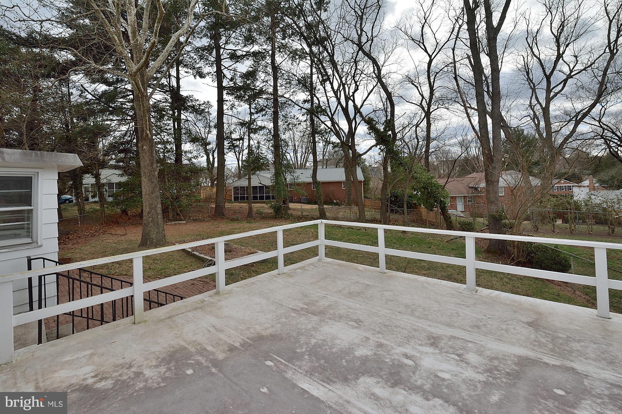 6149 Loch Raven Drive McLean, VA 22101 - Photo 27 of 29 Sundeck overlooking Large Yard