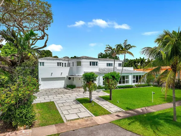 $5,300,000 | 1021 North Greenway Drive, Coral Gables, FL 33134