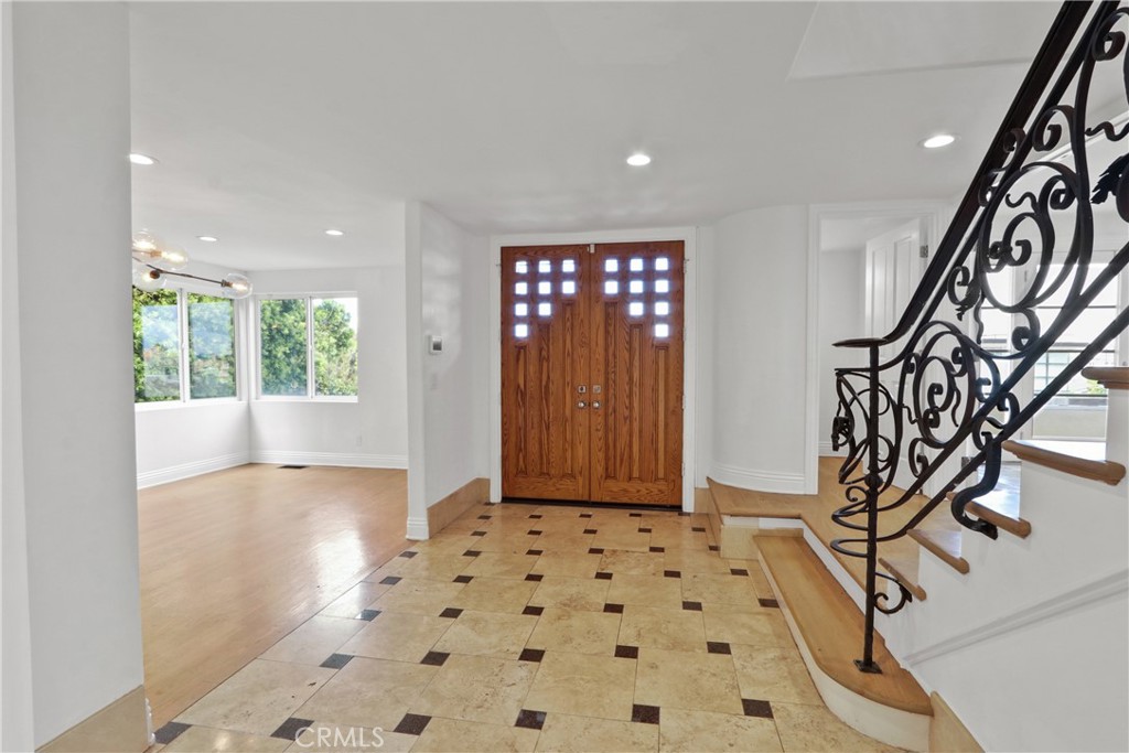 7908 West 81st Street Playa del Rey, CA 90293 - Photo 5 of 44
