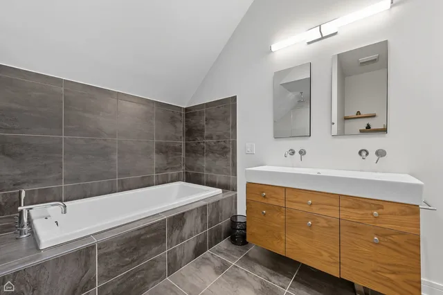 $1,100,000 | 2035 West Erie Street, Chicago, IL 60612