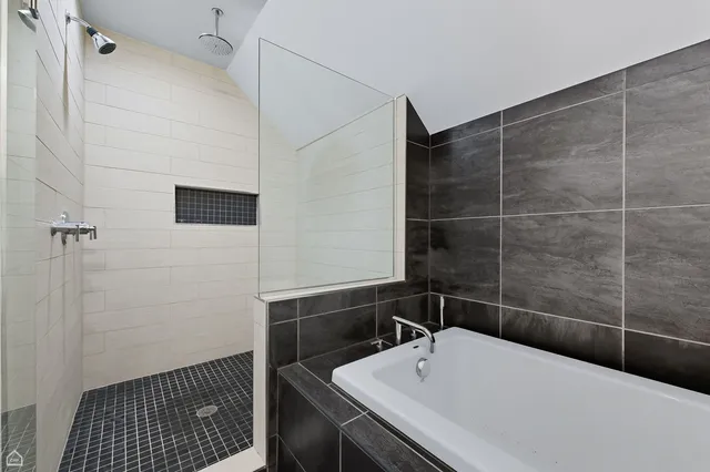 $1,100,000 | 2035 West Erie Street, Chicago, IL 60612