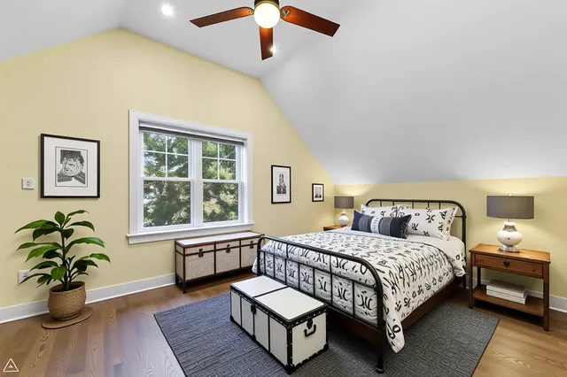 $1,100,000 | 2035 West Erie Street, Chicago, IL 60612