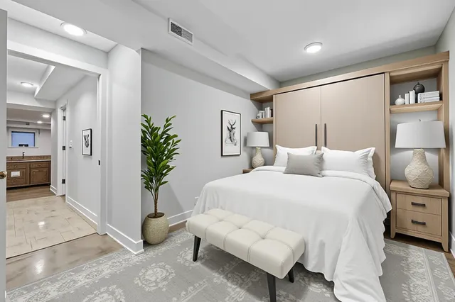 $1,100,000 | 2035 West Erie Street, Chicago, IL 60612