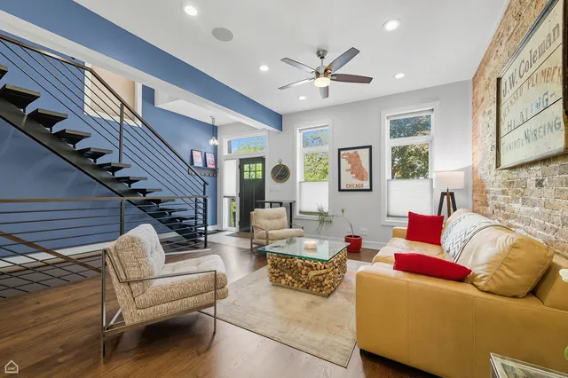 $1,100,000 | 2035 West Erie Street, Chicago, IL 60612