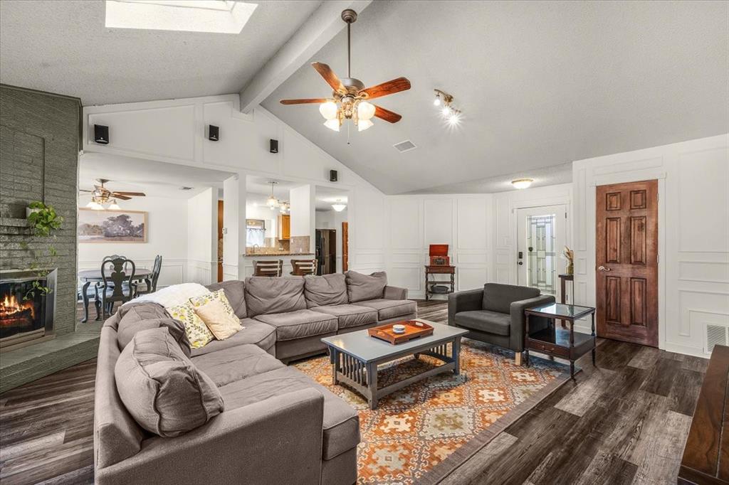 107 Springridge Lane Euless, TX 76039 - Photo 11 of 40