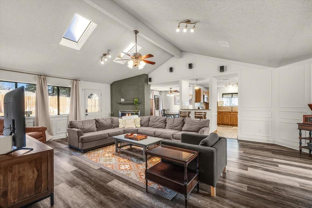 107 Springridge Lane Euless, TX 76039 - Photo 12 of 40