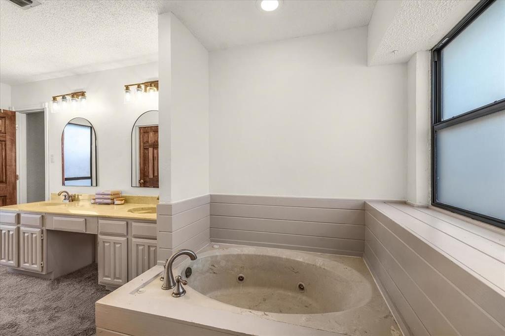 107 Springridge Lane Euless, TX 76039 - Photo 27 of 40