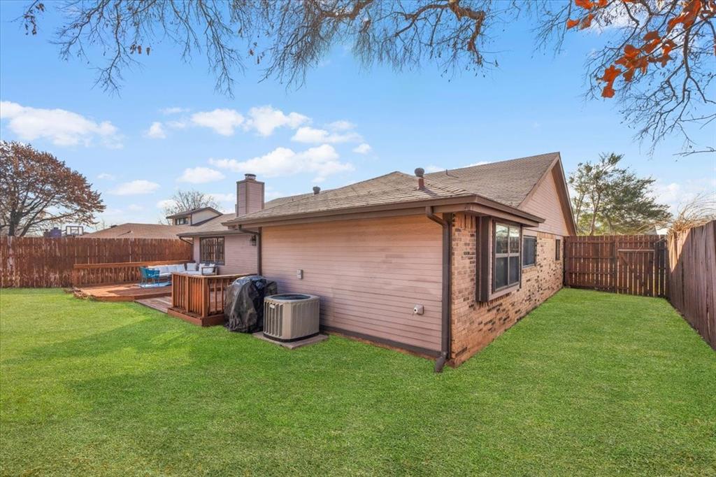 107 Springridge Lane Euless, TX 76039 - Photo 33 of 40