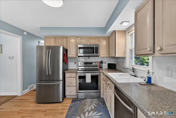 $345,000 | 595 Laurel Street, East Haven, CT 06512