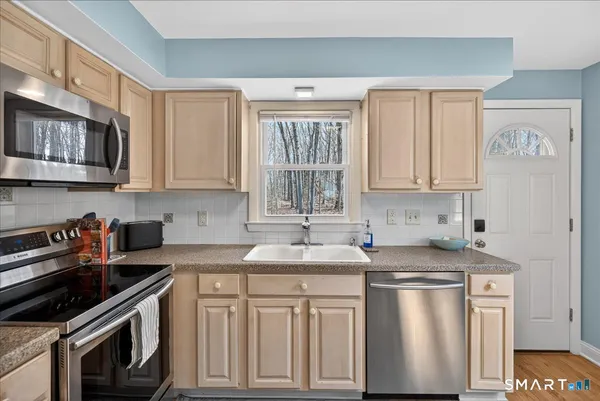 $345,000 | 595 Laurel Street, East Haven, CT 06512