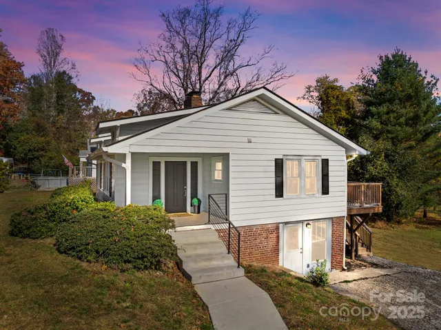 $425,000 | 706 Rhodes Park Drive, Hendersonville, NC 28791