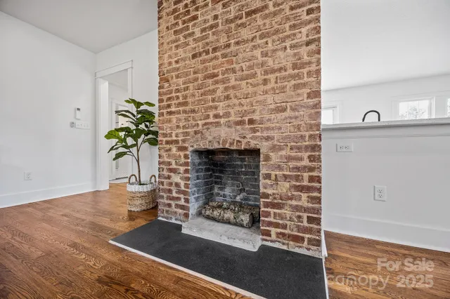 $425,000 | 706 Rhodes Park Drive, Hendersonville, NC 28791