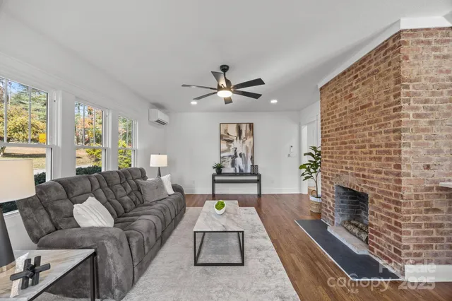 $425,000 | 706 Rhodes Park Drive, Hendersonville, NC 28791