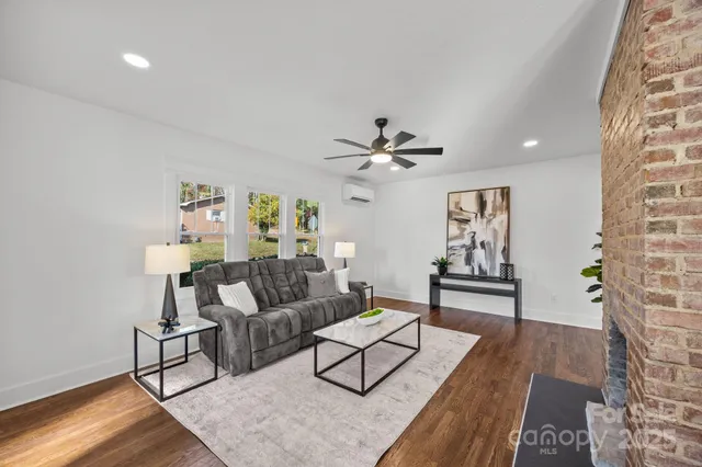 $425,000 | 706 Rhodes Park Drive, Hendersonville, NC 28791