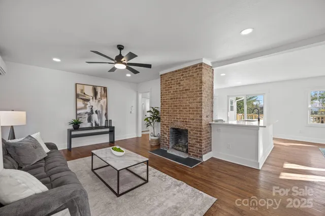 $425,000 | 706 Rhodes Park Drive, Hendersonville, NC 28791