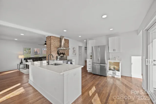 $425,000 | 706 Rhodes Park Drive, Hendersonville, NC 28791