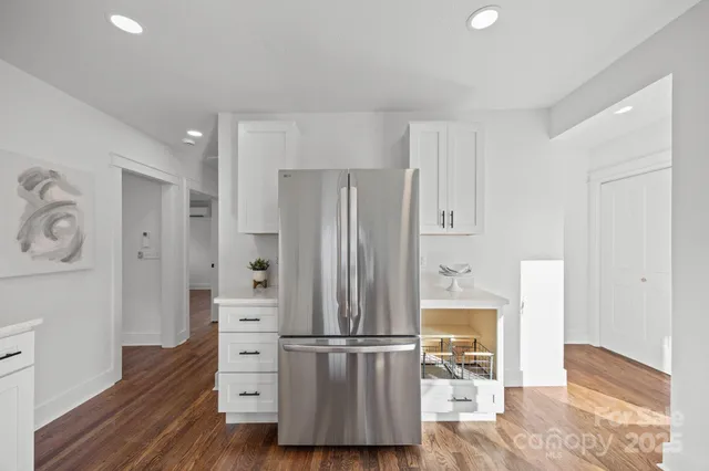 $425,000 | 706 Rhodes Park Drive, Hendersonville, NC 28791