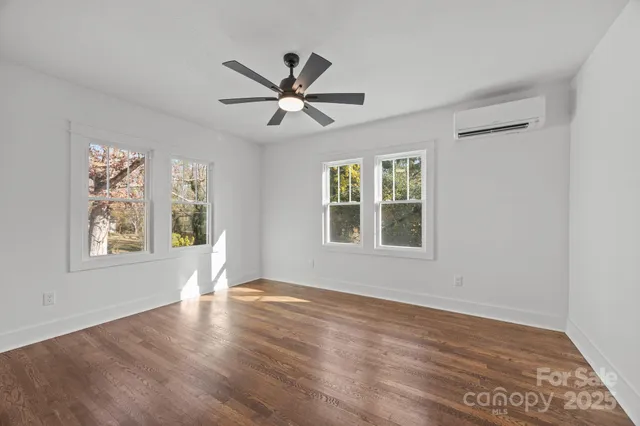 $425,000 | 706 Rhodes Park Drive, Hendersonville, NC 28791