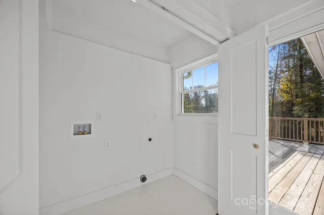 $425,000 | 706 Rhodes Park Drive, Hendersonville, NC 28791