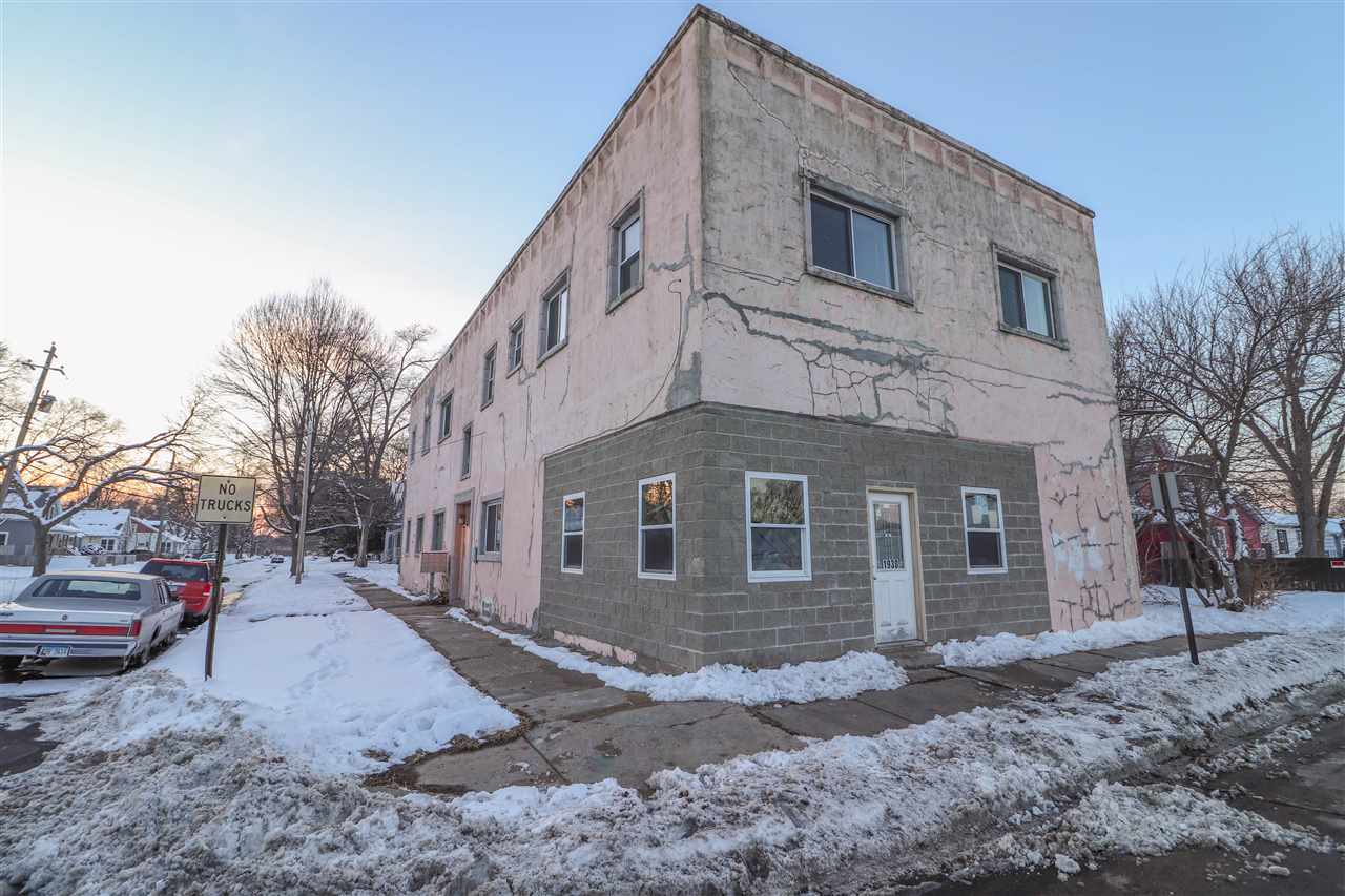 1930 9th Street Rock Island, IL 61201 - Photo 1 of 4