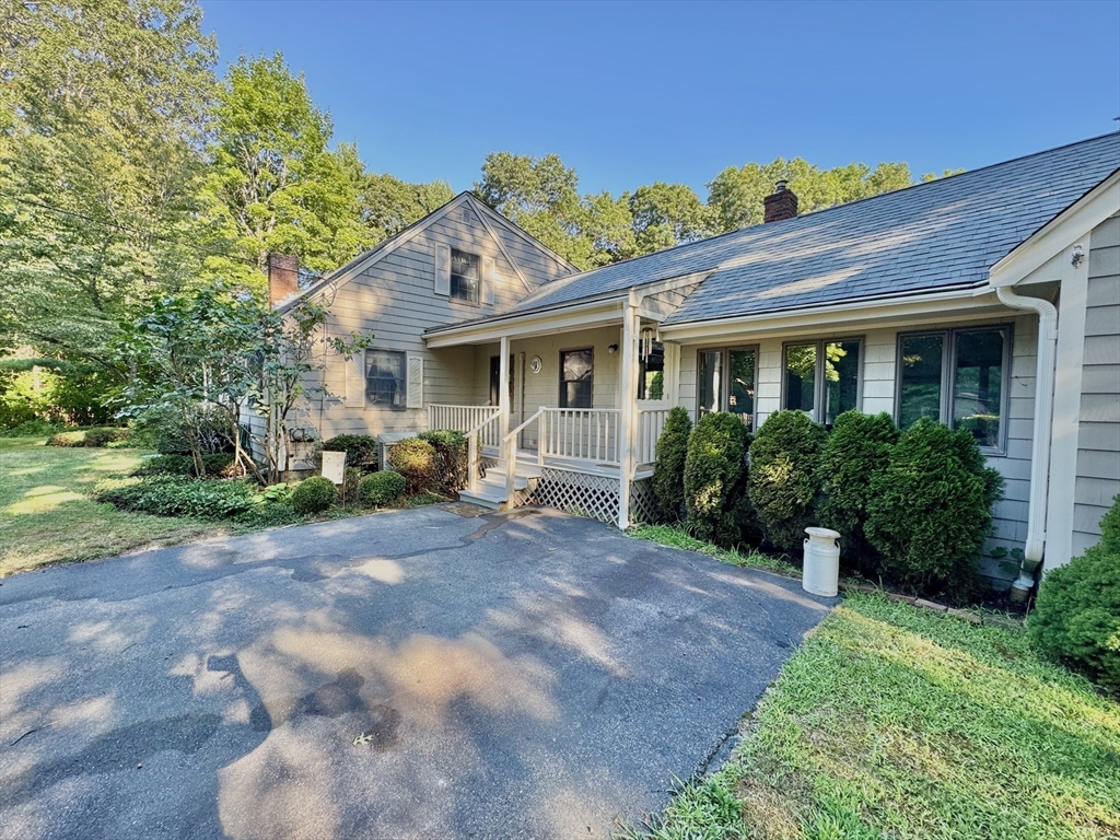 14 McClelland Road Halifax, MA 02338 - Photo 3 of 40 Gallery Image 3