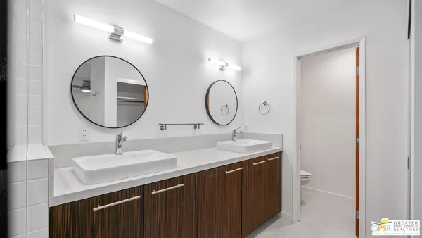$455,000 | 588 East San Lorenzo Road, Unit 204, Palm Springs, CA 92264
