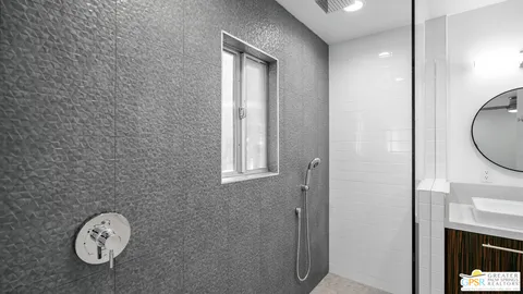 $424,900 | 588 East San Lorenzo Road, Unit 204, Palm Springs, CA 92264