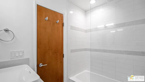 $455,000 | 588 East San Lorenzo Road, Unit 204, Palm Springs, CA 92264