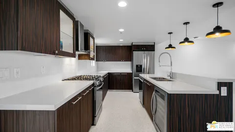 $424,900 | 588 East San Lorenzo Road, Unit 204, Palm Springs, CA 92264